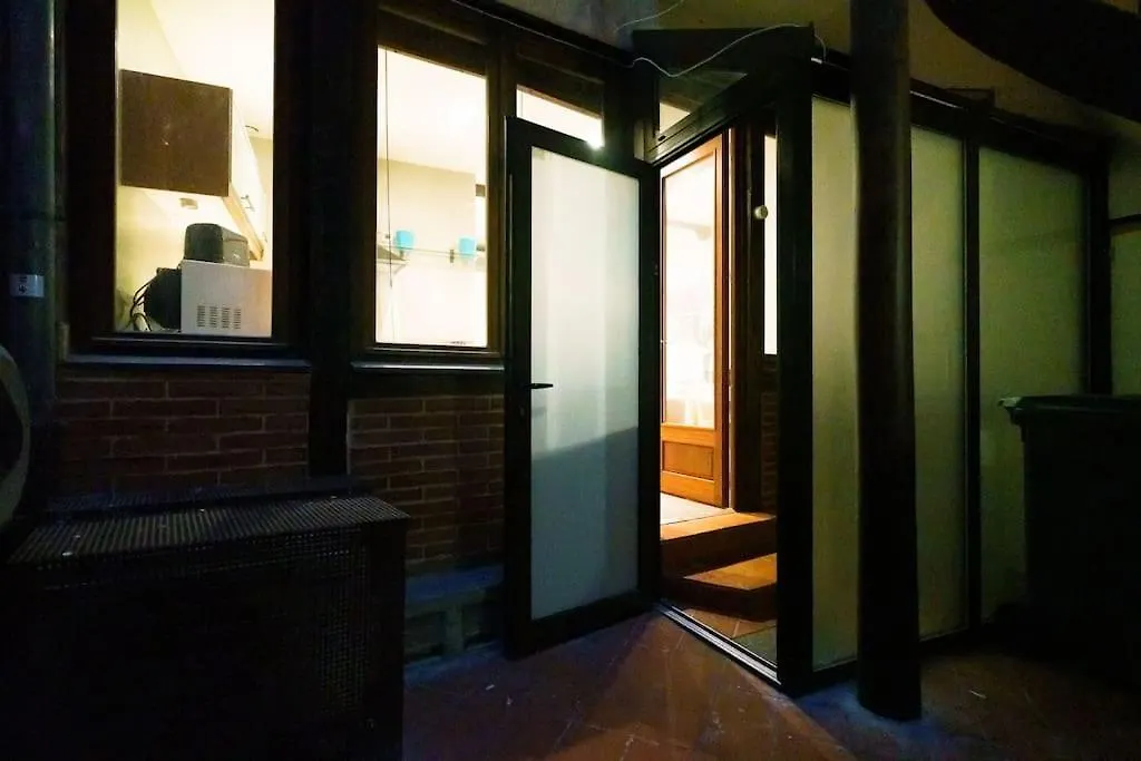 Le Nightflyer T2 Atypique De Brique Et En Cave Apartment Toulouse France